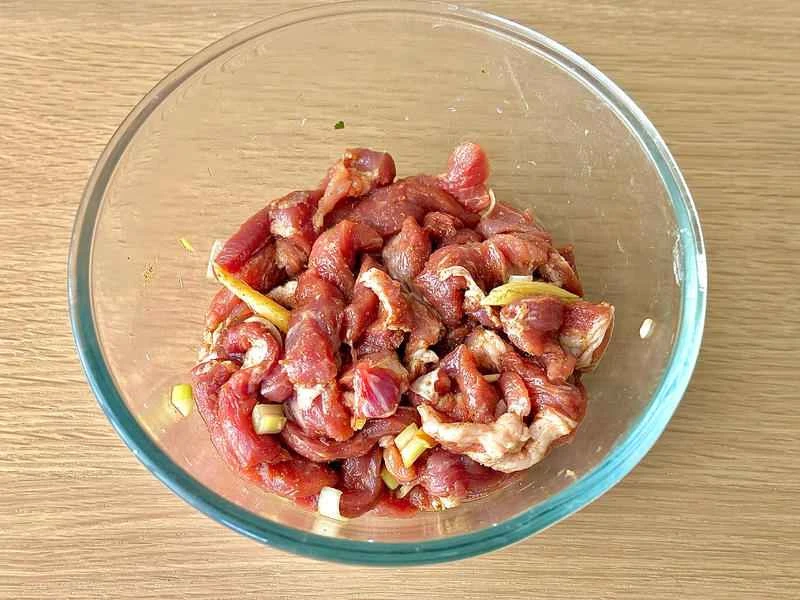 How to make pure milk hand-torn toast: Step 1